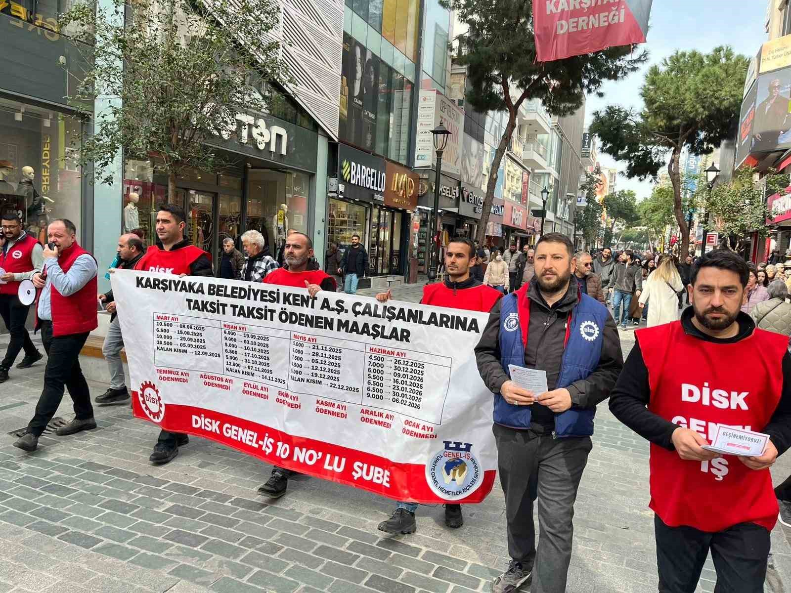 Karşıyaka Belediyesinde maaş alamayan işçiler sokağa döküldü
Karşıyaka Belediyesinde maaş alamayan işçiler sokağa döküldü