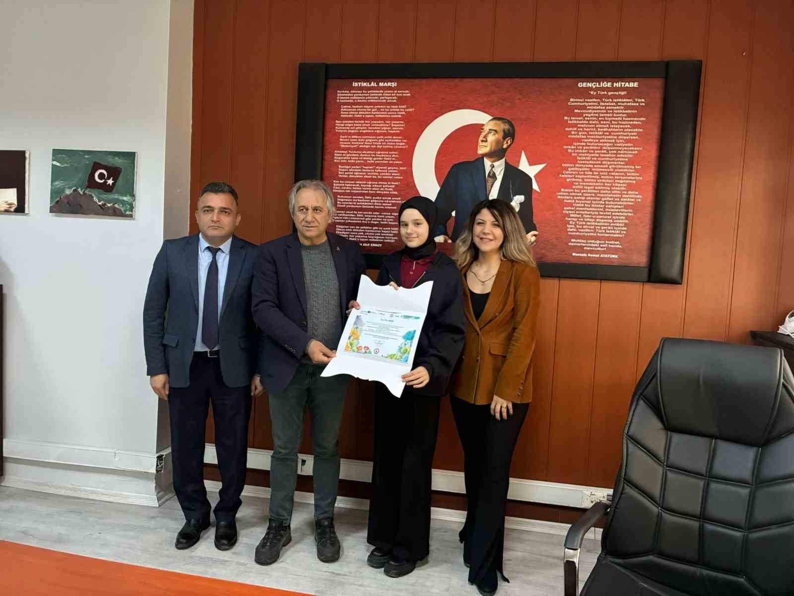 Karşıyaka Ortaokulu il birincisi oldu
