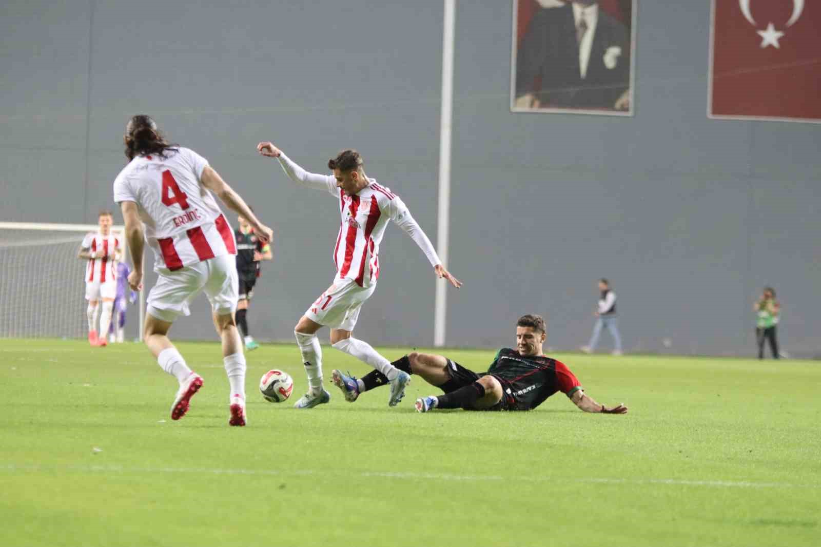 Karşıyaka, play-off’a veda etti
