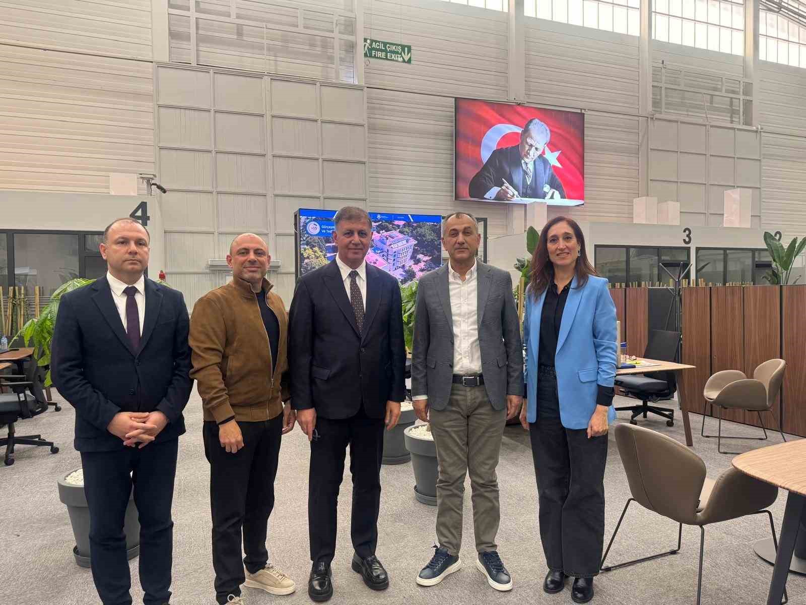 Karşıyaka Stadı’nın yol haritası belirleniyor
Karşıyaka Stadı’nın yol haritası belirleniyor