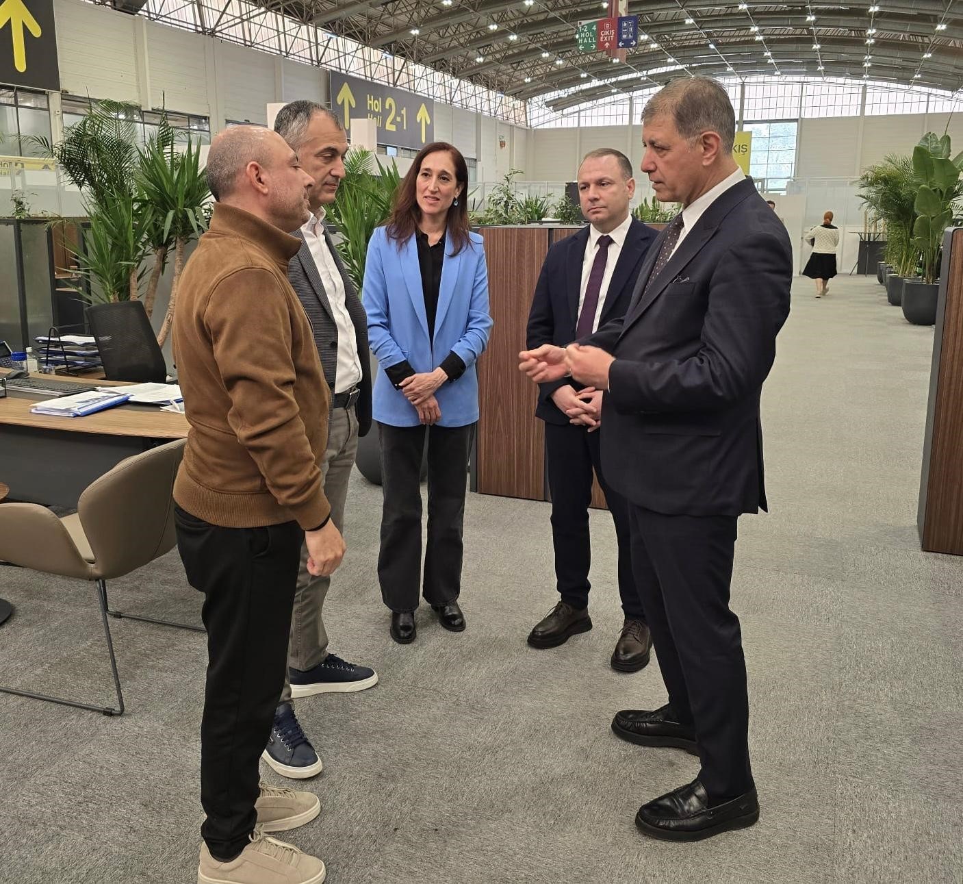 Karşıyaka Stadı’nın yol haritası belirleniyor
Karşıyaka Stadı’nın yol haritası belirleniyor