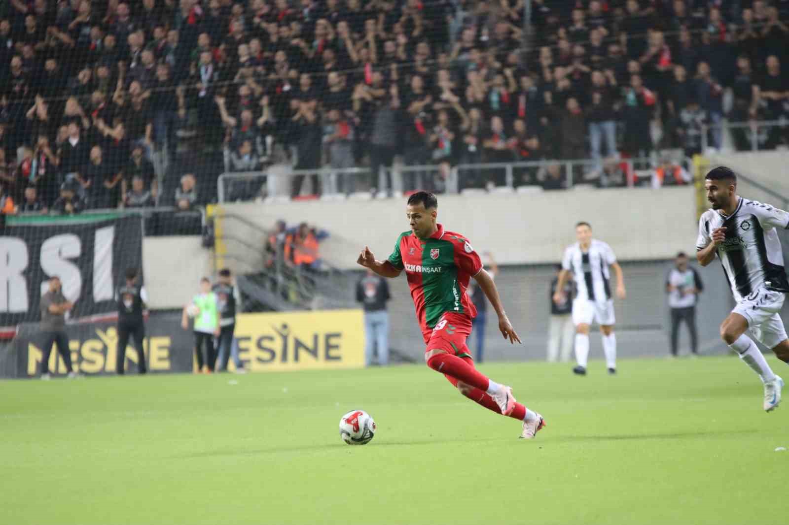 Karşıyaka’da Mehmet Güneş’le yollar ayrıldı
