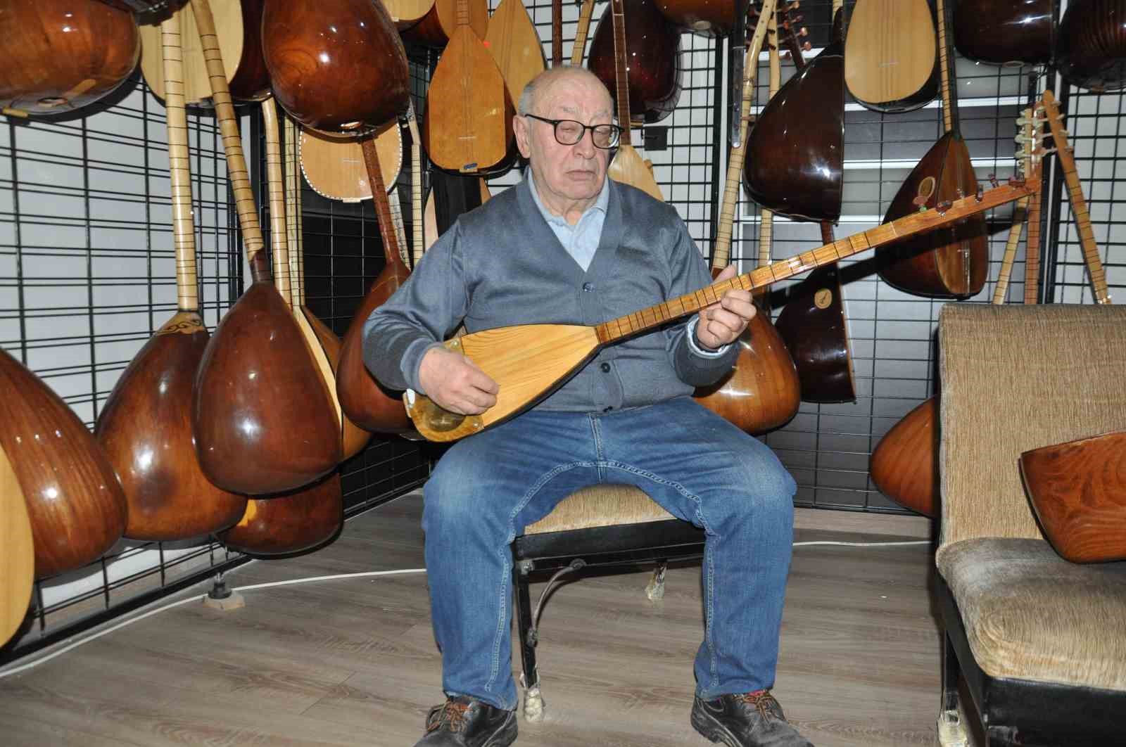 Kars’ta 73 yaşındaki usta, kaybolan "tar" geleneği için çırak arıyor
