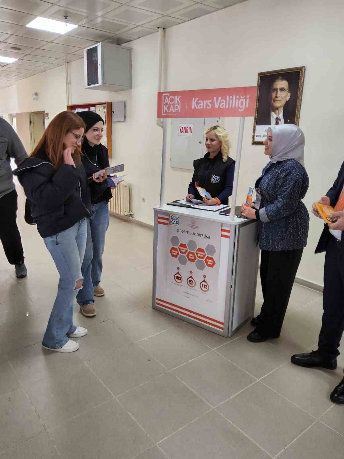 Kars’ta "Açık Kapı"dan üniversite öğrencilerine yakın temas
