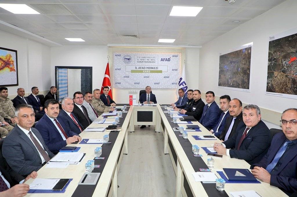 Kars’ta afetlere karşı hazırlık masaya yatırıldı
