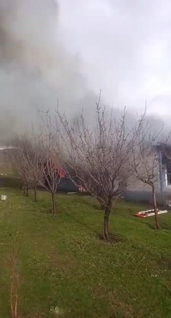 Kars’ta alevlere teslim olan ev kullanılamaz hale geldi
