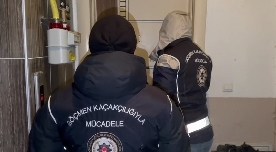 Kars’ta apartta 4 düzensiz göçmen yakalandı
