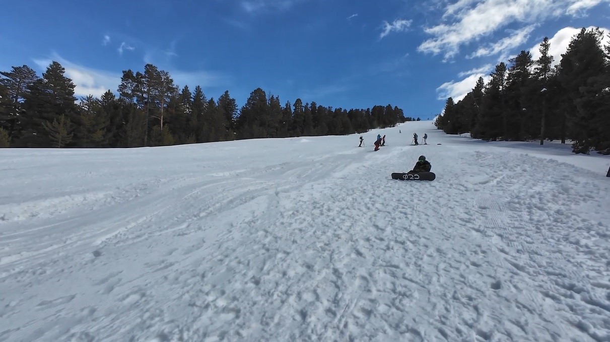 Kars’ta bahar ortasında kayak keyfi: Sarıkamış’ta sezon nisanda da sürüyor
Kars’ta bahar ortasında kayak keyfi: Sarıkamış’ta sezon nisanda da sürüyor
