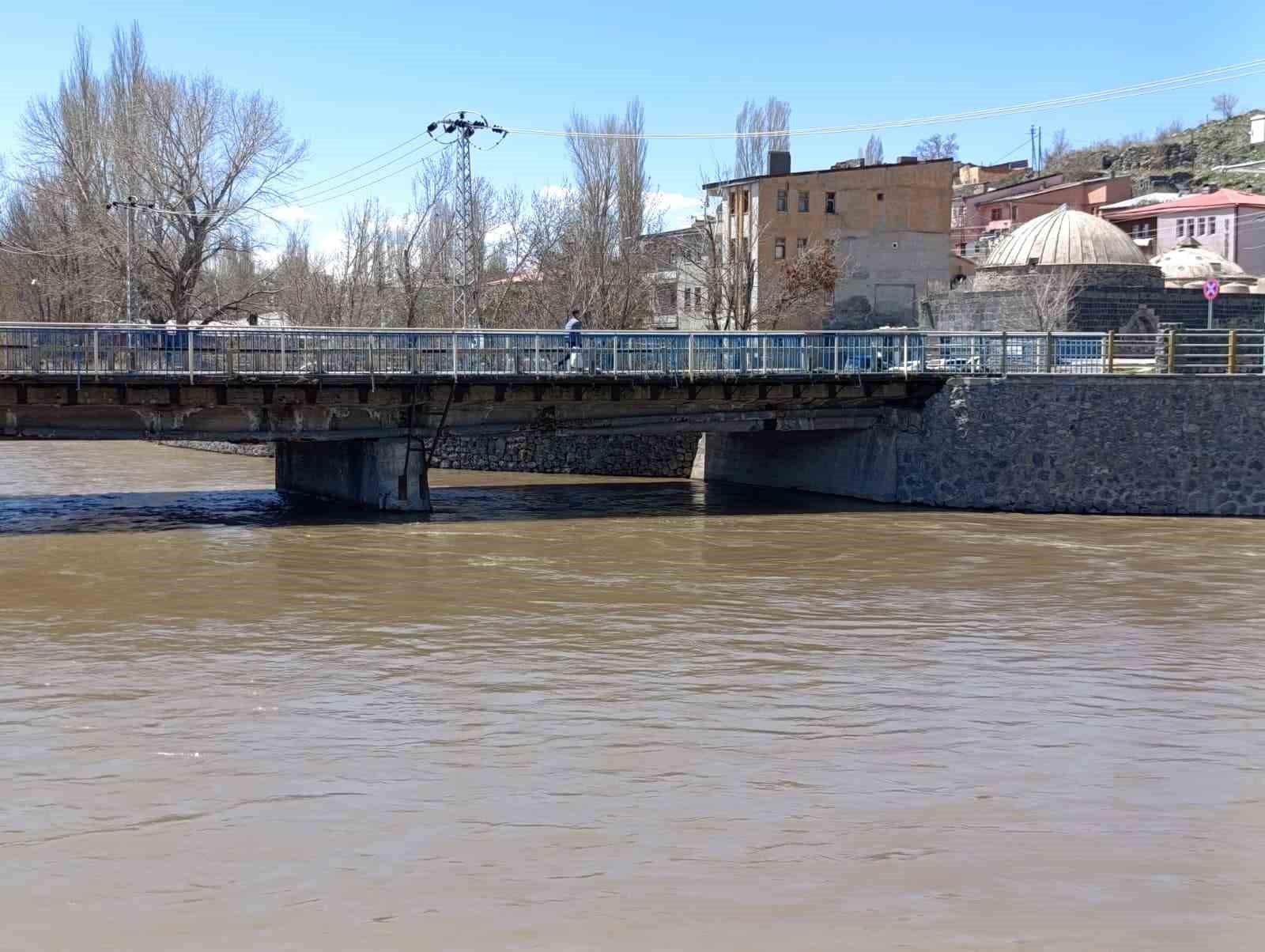 Kars’ta Bedesten Bölgesi’nde estetik tartışması
