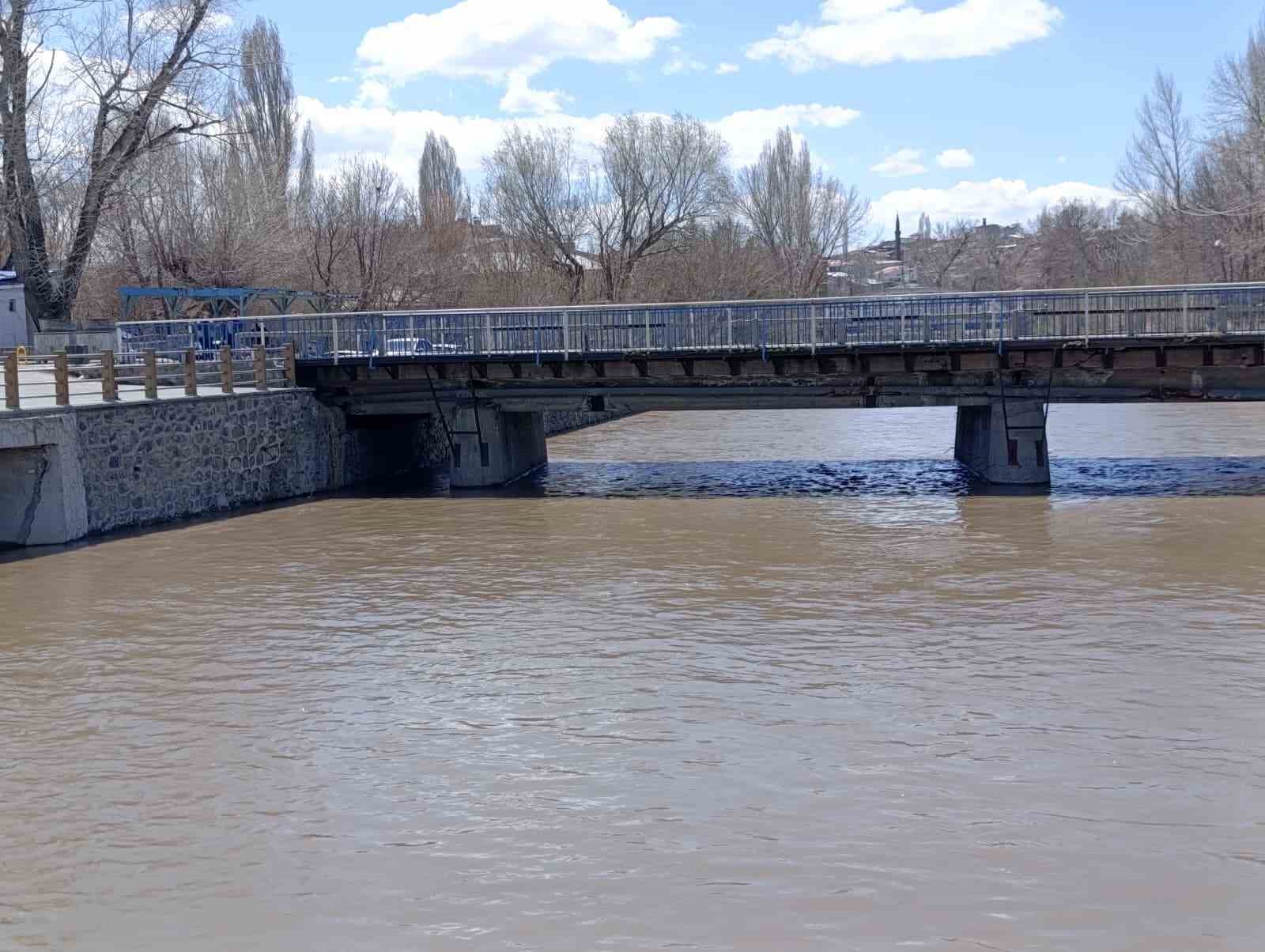 Kars’ta Bedesten Bölgesi’nde estetik tartışması
