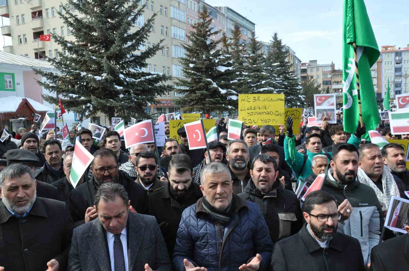 Kars’ta Caferiler İran’a düzenlenen saldırıları kınadı
