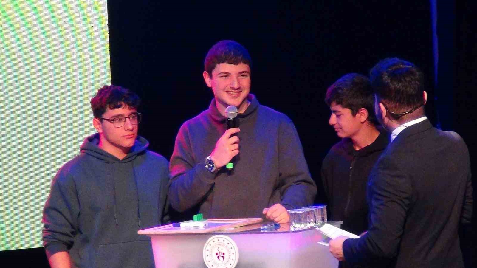 Kars’ta genç yetenekler sahne aldı: Bölge finalinde kültür ve sanat rüzgarı
