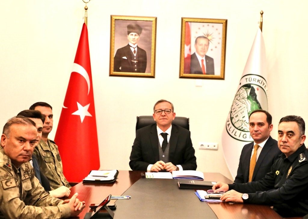 Kars’ta il güvenlik ve asayiş koordinasyon toplantısı yapıldı
Kars’ta il güvenlik ve asayiş koordinasyon toplantısı yapıldı