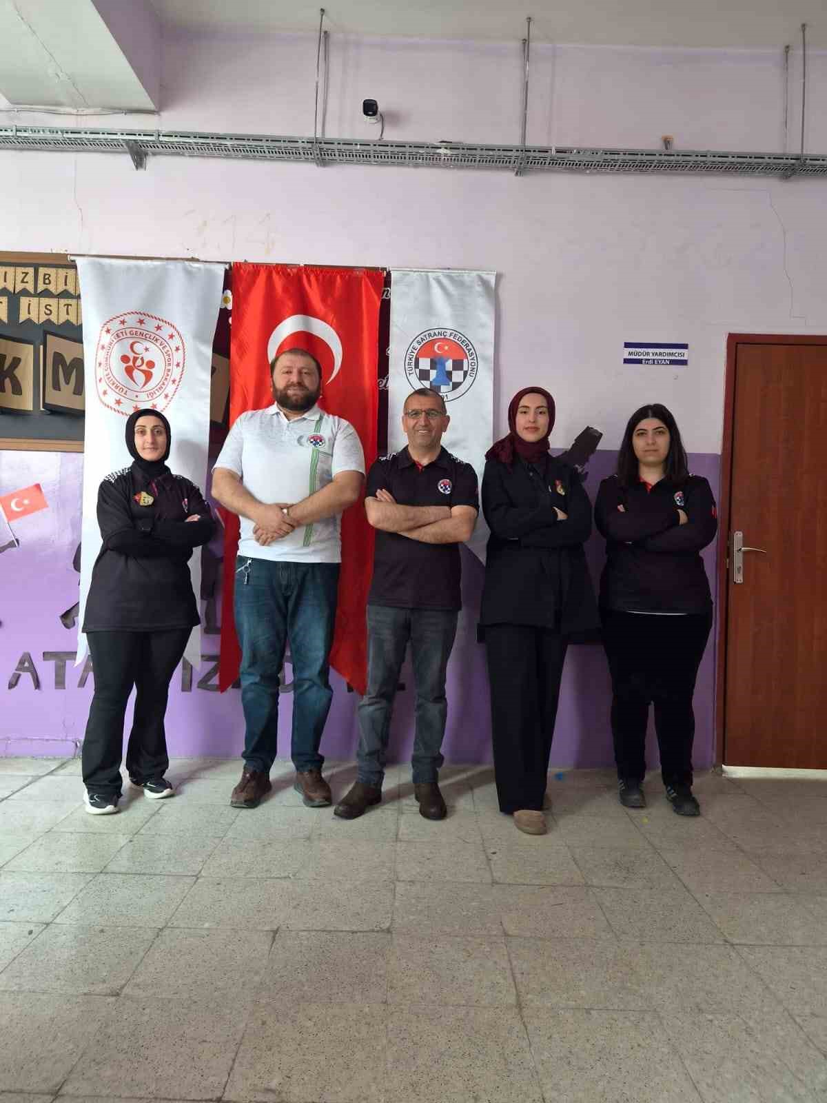 Kars’ta "Kadınlar Satranç İl Birinciliği Turnuvası" tamamlandı
