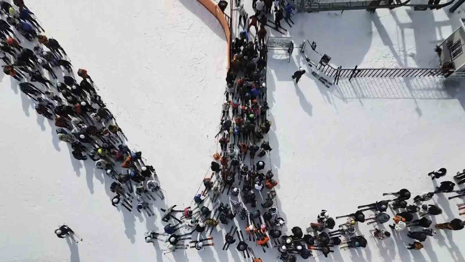 Kars’ta kayağını kapan Sarıkamış’a koştu
