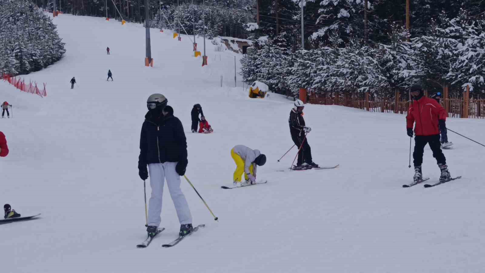 Kars’ta kayak heyecanı sürüyor
