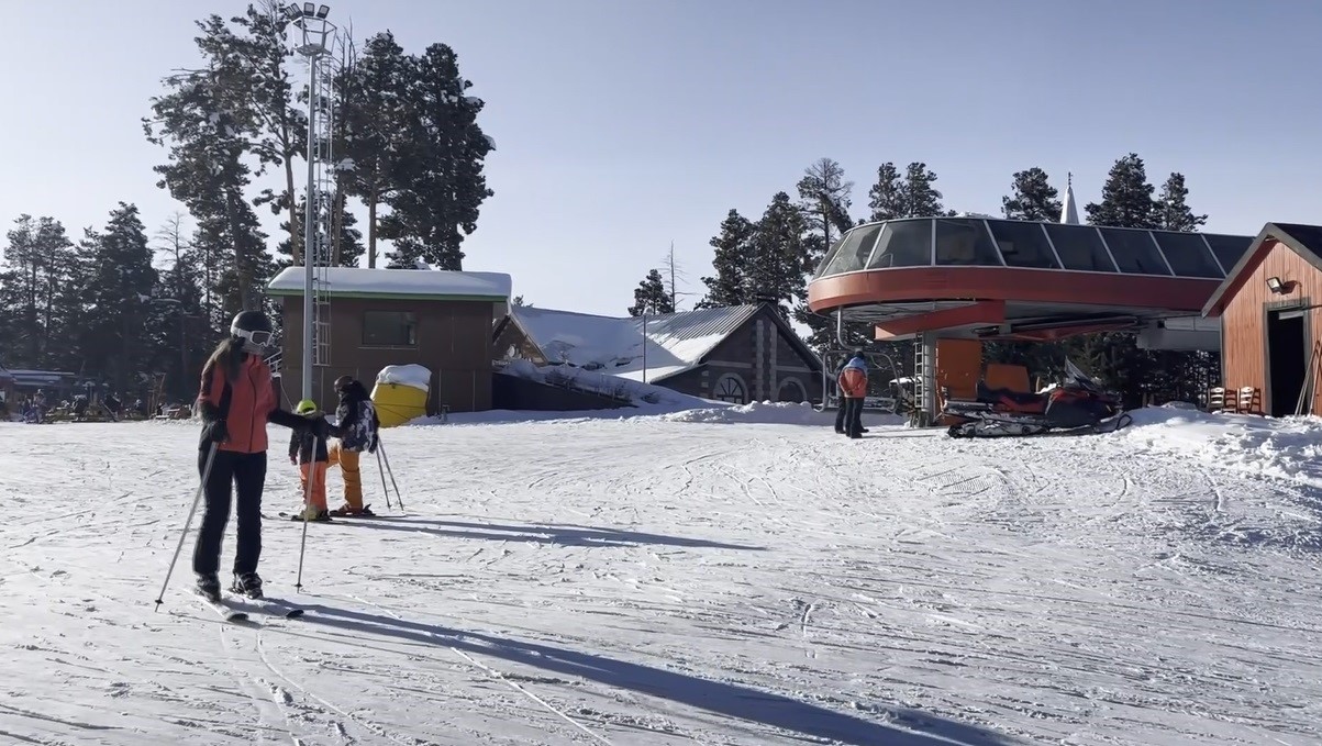 Kars’ta kayak sezonu Nisan’a uzadı
