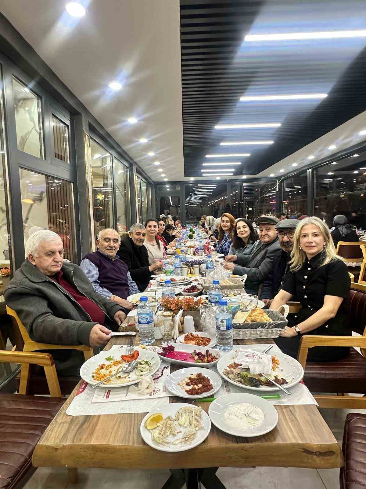 Kars’ta Kızılay’dan huzurevinde anlamlı iftar buluşması
