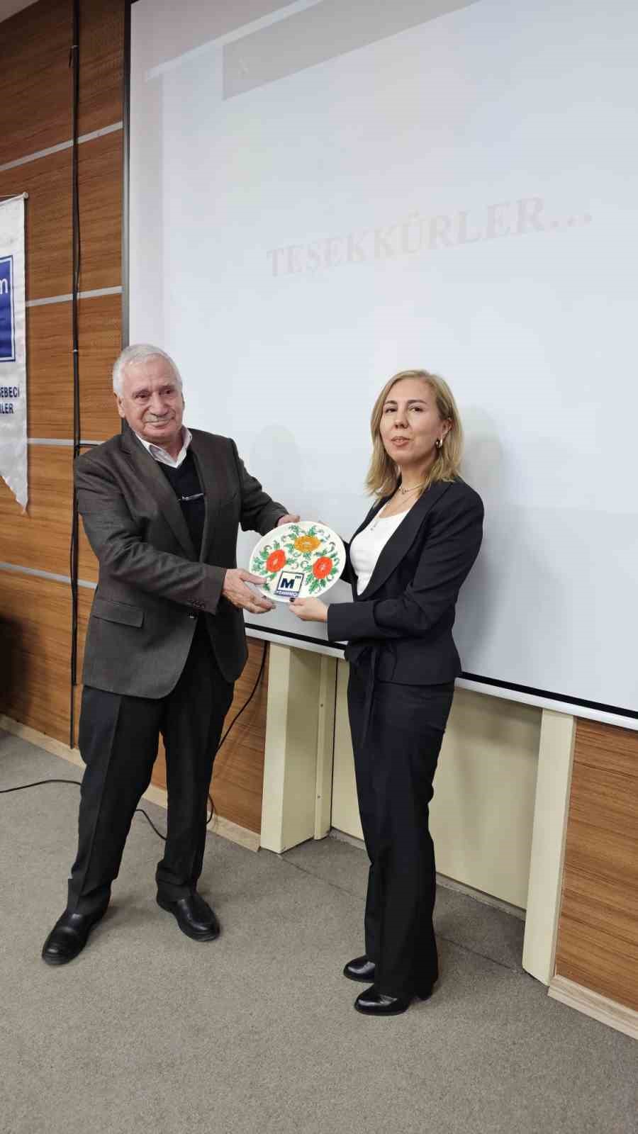 Kars’ta KURGAN bilgilendirme toplantısı düzenlendi
Kars’ta KURGAN bilgilendirme toplantısı düzenlendi