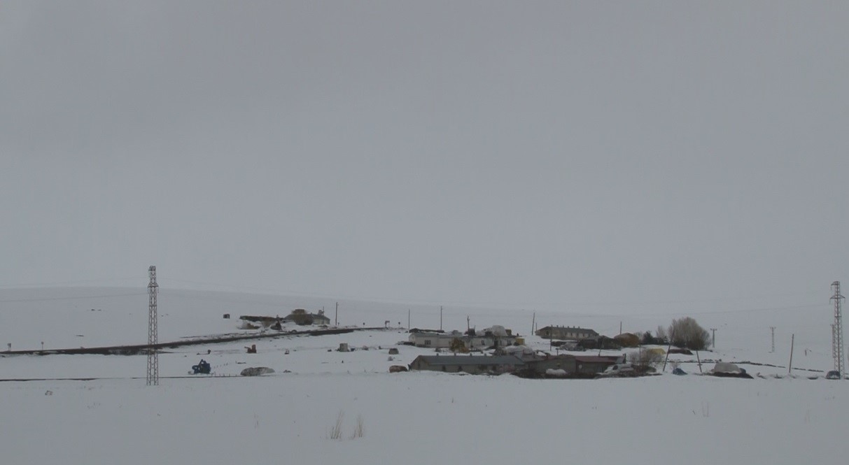 Kars’ta Mart sonunda kış geri döndü: Boğatepe Geçidi ve köyler kar altında
Kars’ta Mart sonunda kış geri döndü: Boğatepe Geçidi ve köyler kar altında