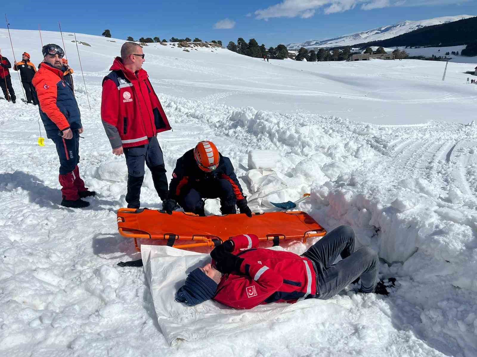 Kars’ta nefes kesen çığ tatbikatı: Ekipler zamanla yarıştı

