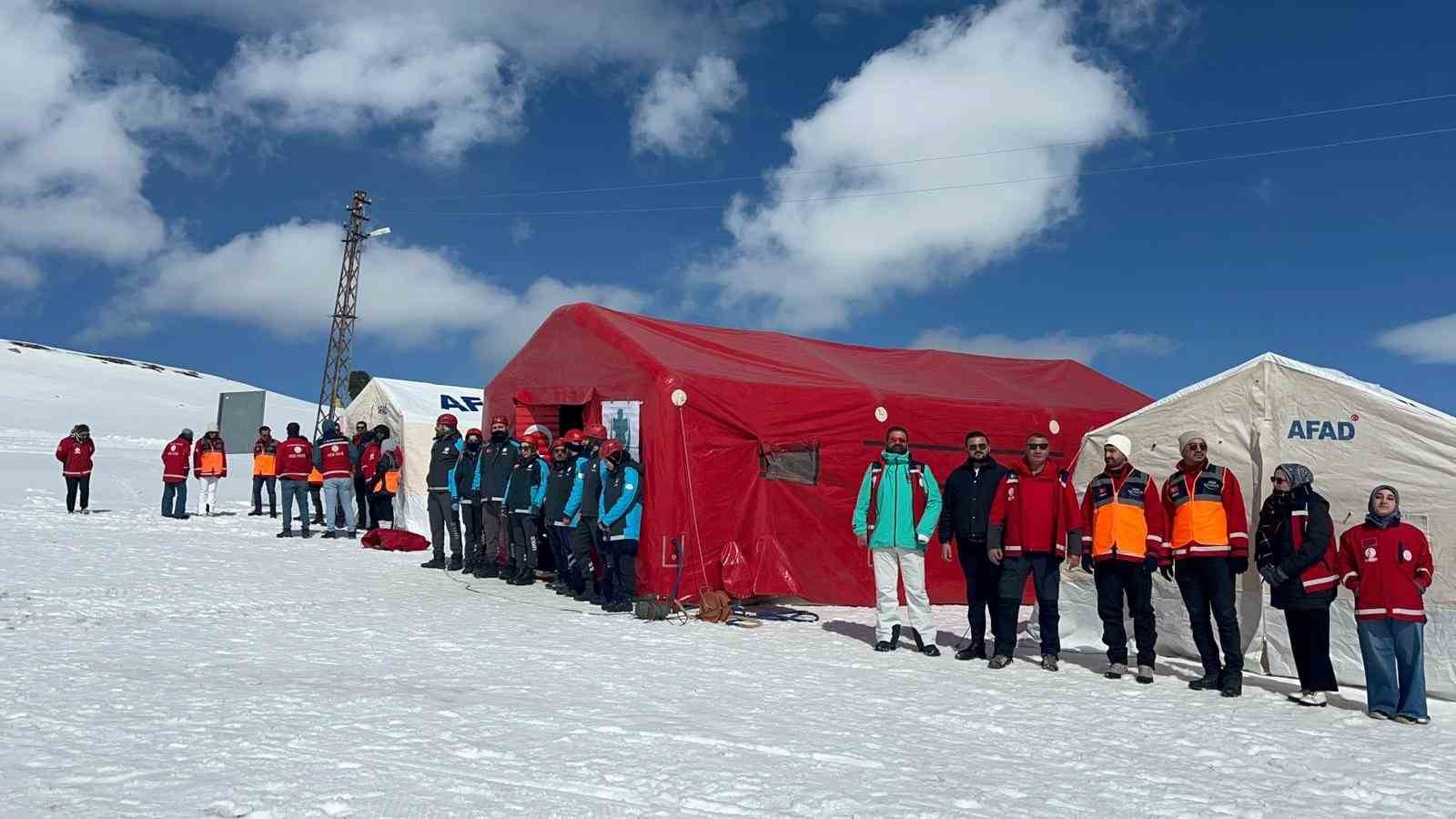 Kars’ta nefes kesen çığ tatbikatı: Ekipler zamanla yarıştı
