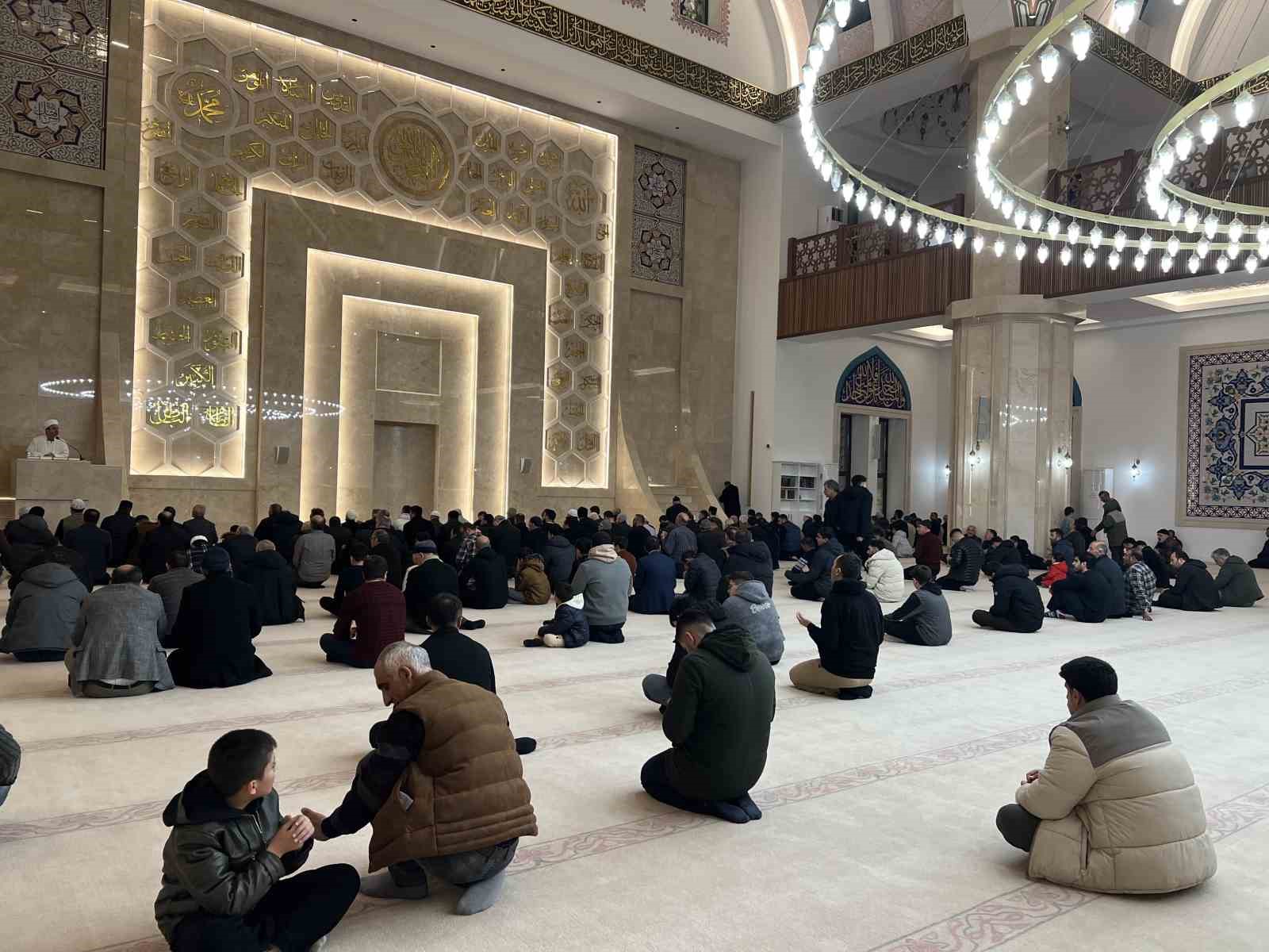 Kars’ta Ramazan’ın ilk teravih namazı kılındı
