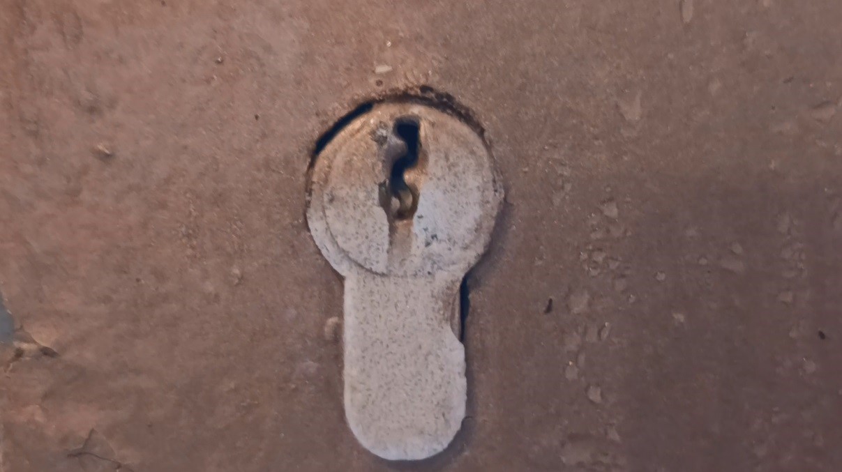 Kars’ta Sibirya soğukları: Dışarıya asılan çamaşırlar dakikalar içinde dondu
