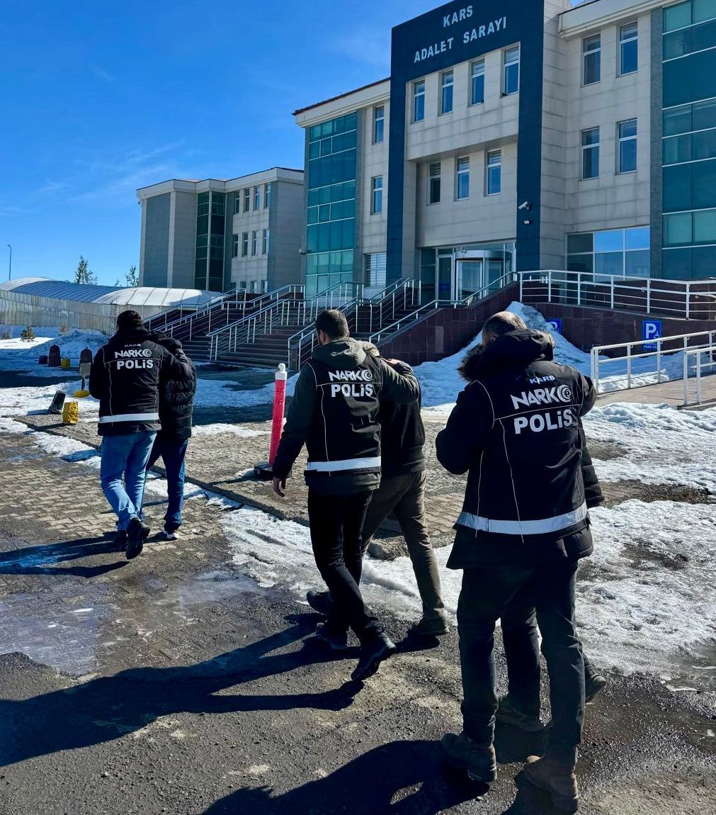 Kars’ta uyuşturucu operasyonu: 3 tutuklama
