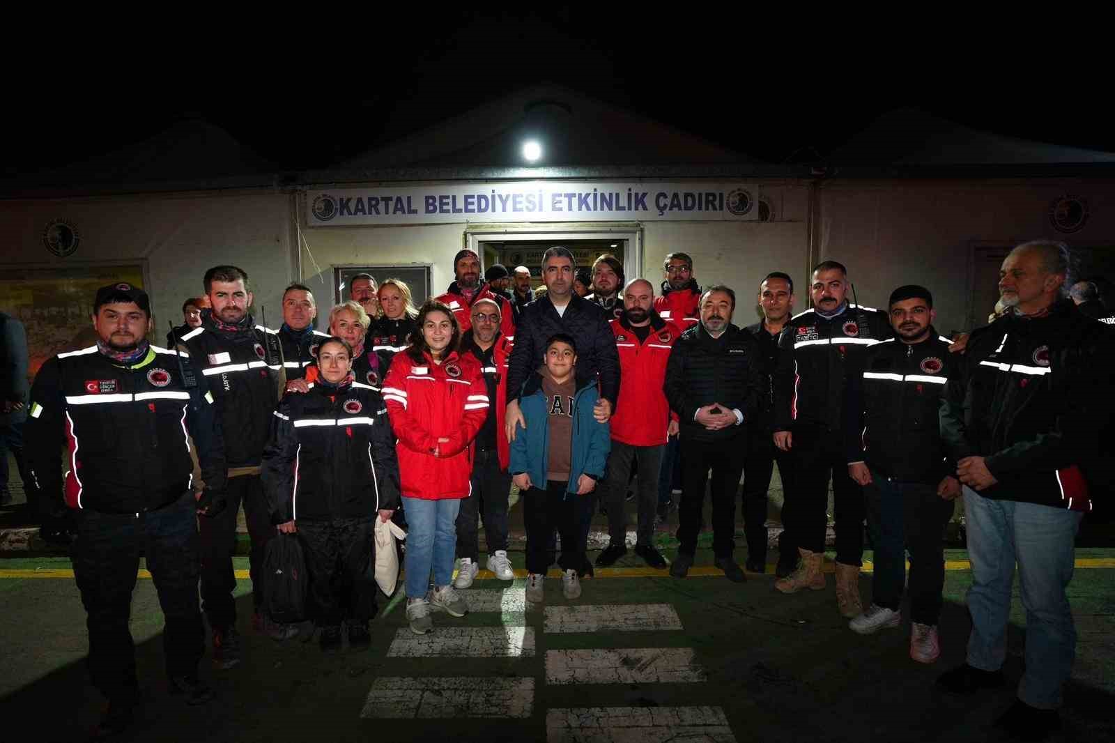 Kartal Belediyesi, Afet ve Arama Kurtarma ekiplerini iftar sofrasında buluşturdu
Kartal Belediyesi, Afet ve Arama Kurtarma ekiplerini iftar sofrasında buluşturdu