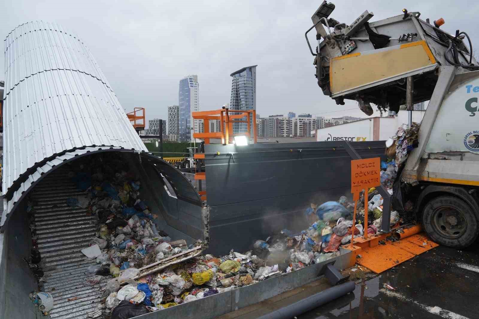 Kartal Belediyesi’nin yeni çöp toplama ve aktarma istasyonu hizmete girdi
