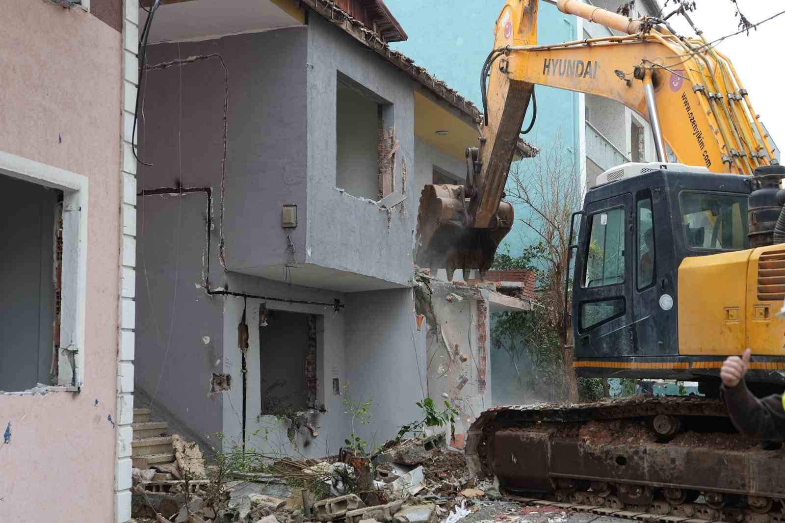 Kartal’da dev dönüşüm hamlesi: Yılların kronik sorunu tarihe karışıyor
Kartal’da dev dönüşüm hamlesi: Yılların kronik sorunu tarihe karışıyor