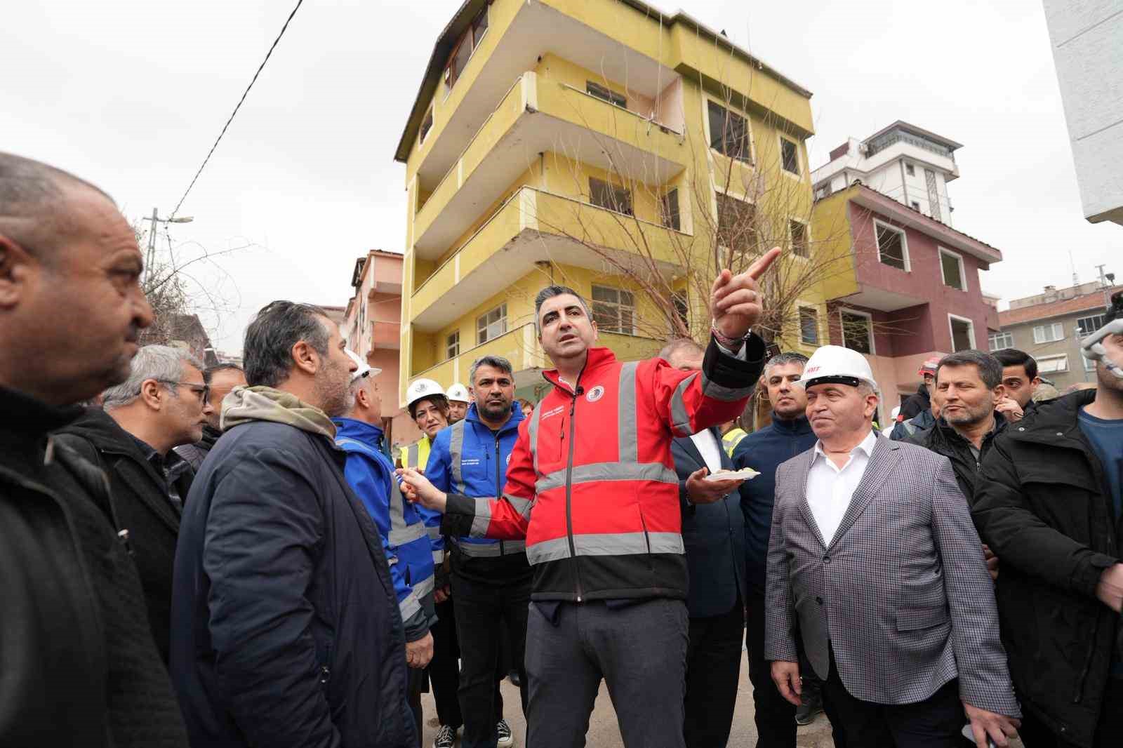Kartal’da dev dönüşüm hamlesi: Yılların kronik sorunu tarihe karışıyor
Kartal’da dev dönüşüm hamlesi: Yılların kronik sorunu tarihe karışıyor
