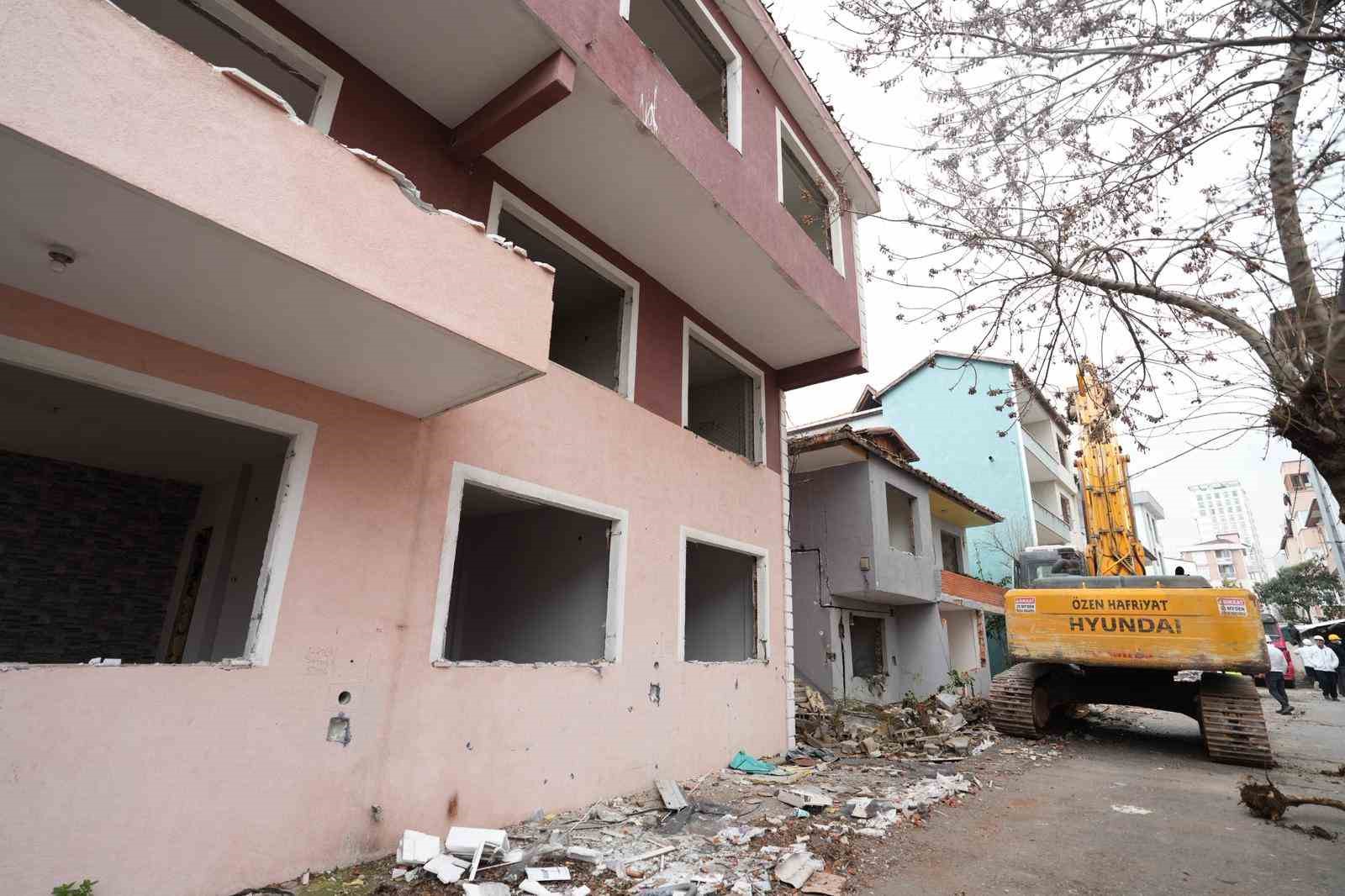 Kartal’da dev dönüşüm hamlesi: Yılların kronik sorunu tarihe karışıyor
Kartal’da dev dönüşüm hamlesi: Yılların kronik sorunu tarihe karışıyor