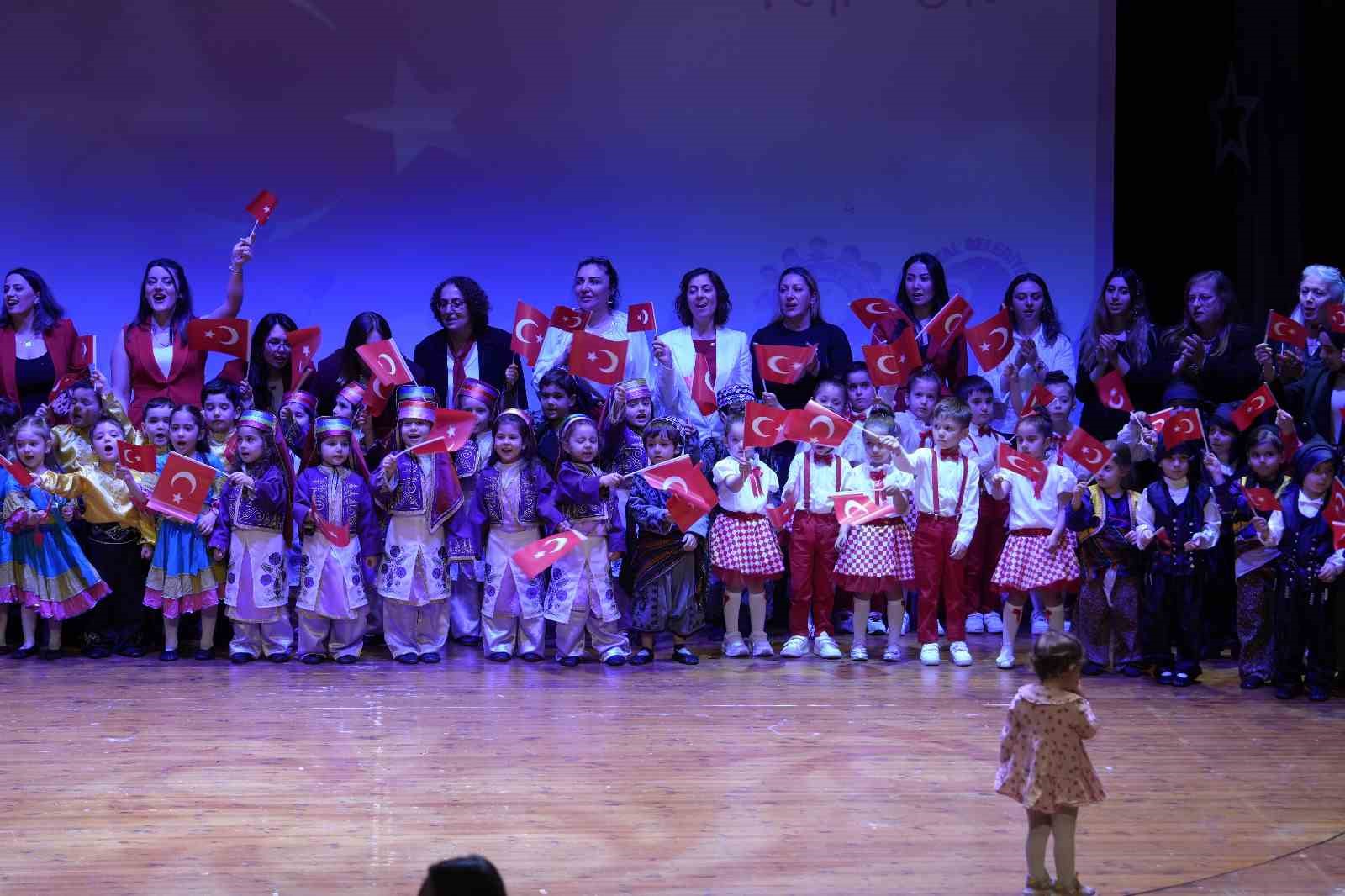 Kartal’daki kreşlerde 23 Nisan gururu: "Başkan Yüksel’in öncülüğünde çocuklarımız için çalışıyoruz"
