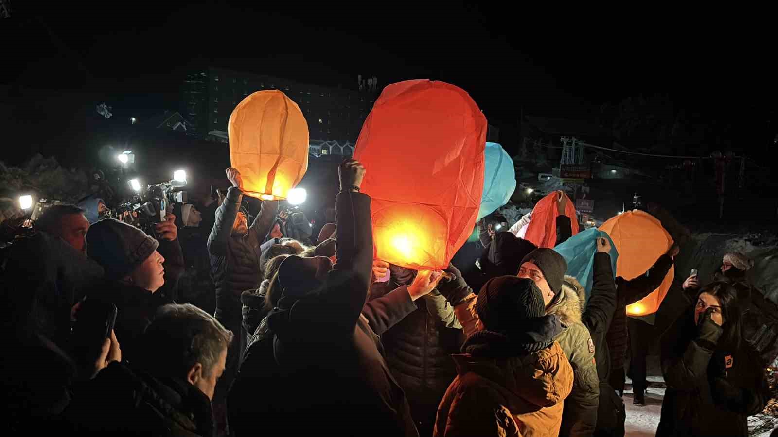 Kartalkaya yangın faciasının birinci yıldönümünde acılı aileler otel önünde bir araya geldi
