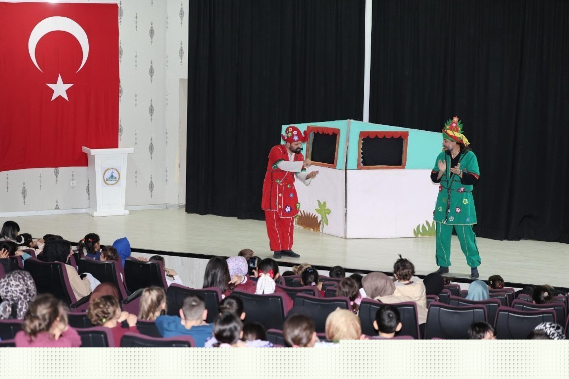 Kartepe’de çocuklar ramazan etkinliklerinde tiyatro oyunlarıyla buluştu
