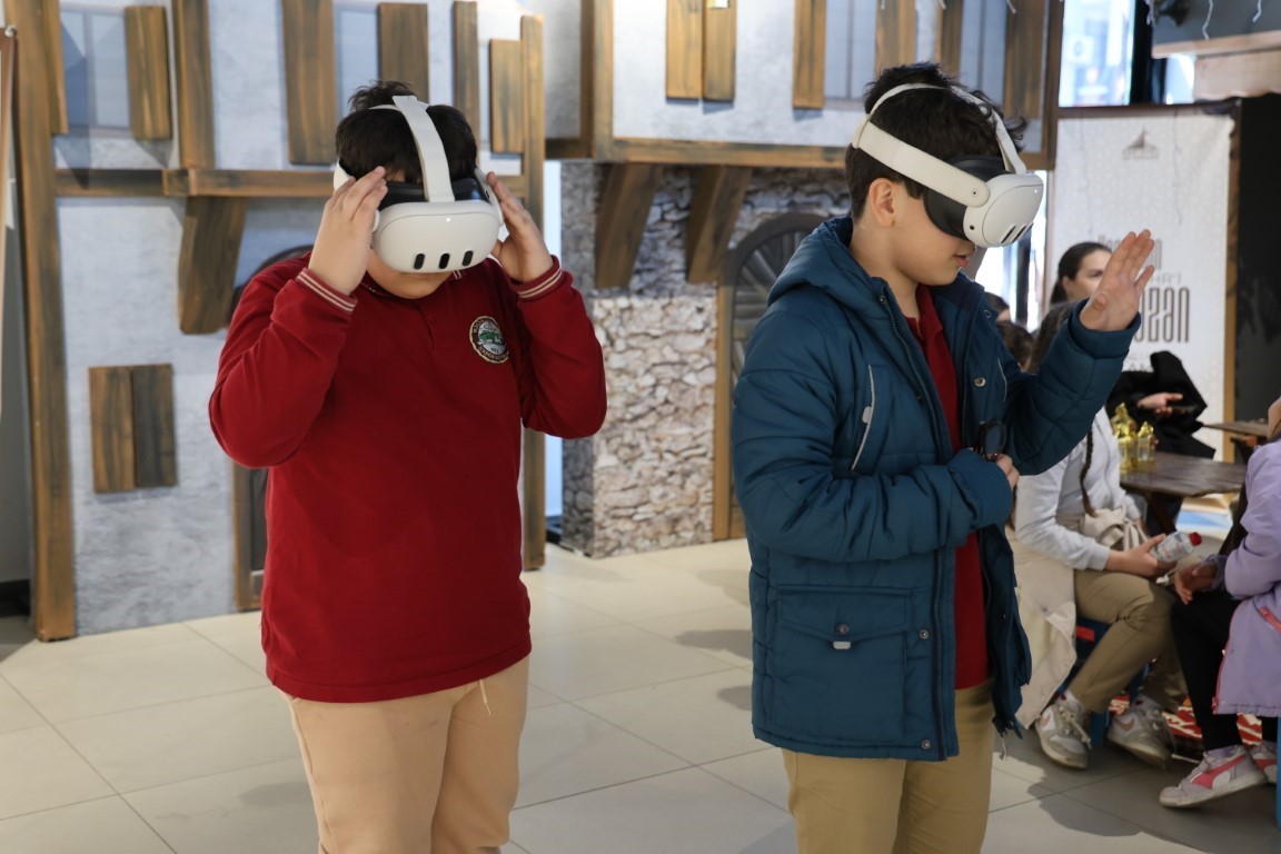 Kartepe’de öğrenciler gelenekle teknolojiyi bir arada yaşadı
