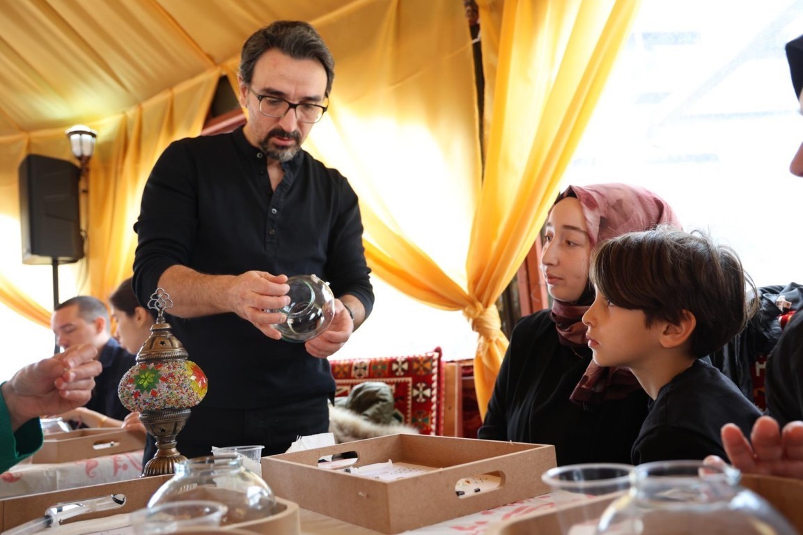 Kartepe’de ramazan akşamları otağ çadırında sanatla renkleniyor
