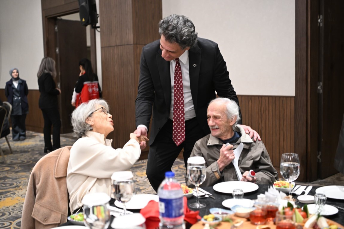 Kartepe’de Ramazan ayının ilk iftarında şehit aileleri ve gaziler bir araya geldi
