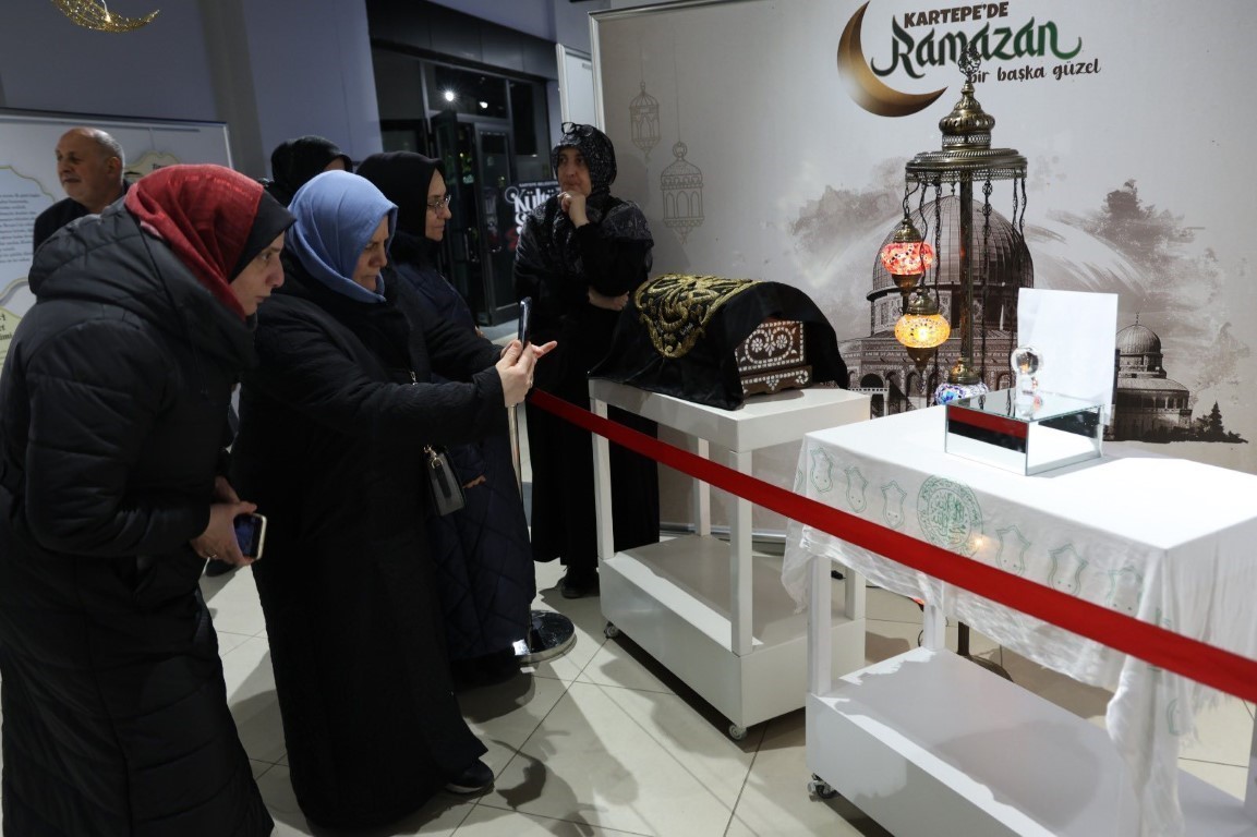 Kartepe’de "Sakal-ı Şerif" ve Kabe örtüsü ziyarete açıldı
