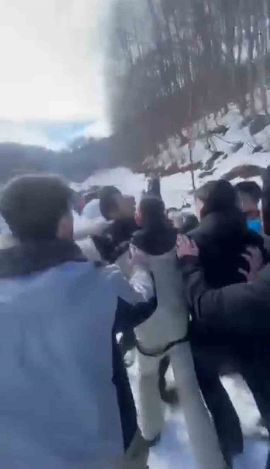 Kartepe’deki kavganın en büyük mağduru çocuklar oldu: "Babama 5 kişi saldırdılar, kafasını ATV’ye vurdular"
