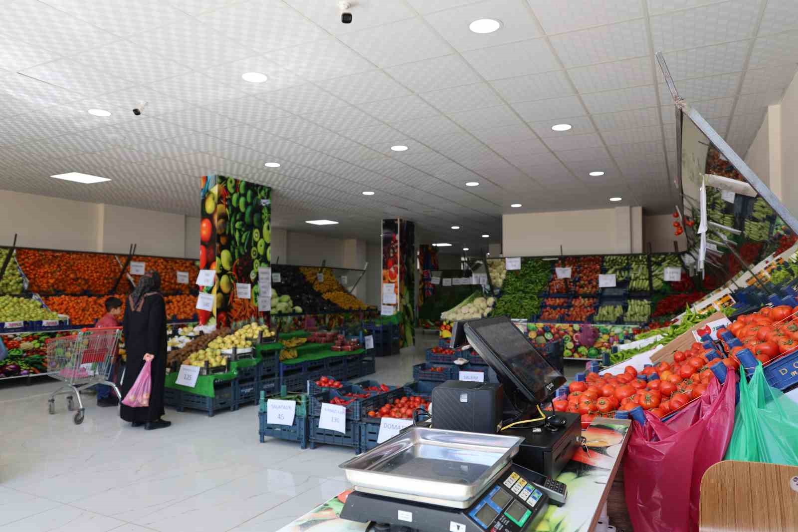 Kasada kimse yokken parasını bırakan müşteriye esnaftan teşekkür
