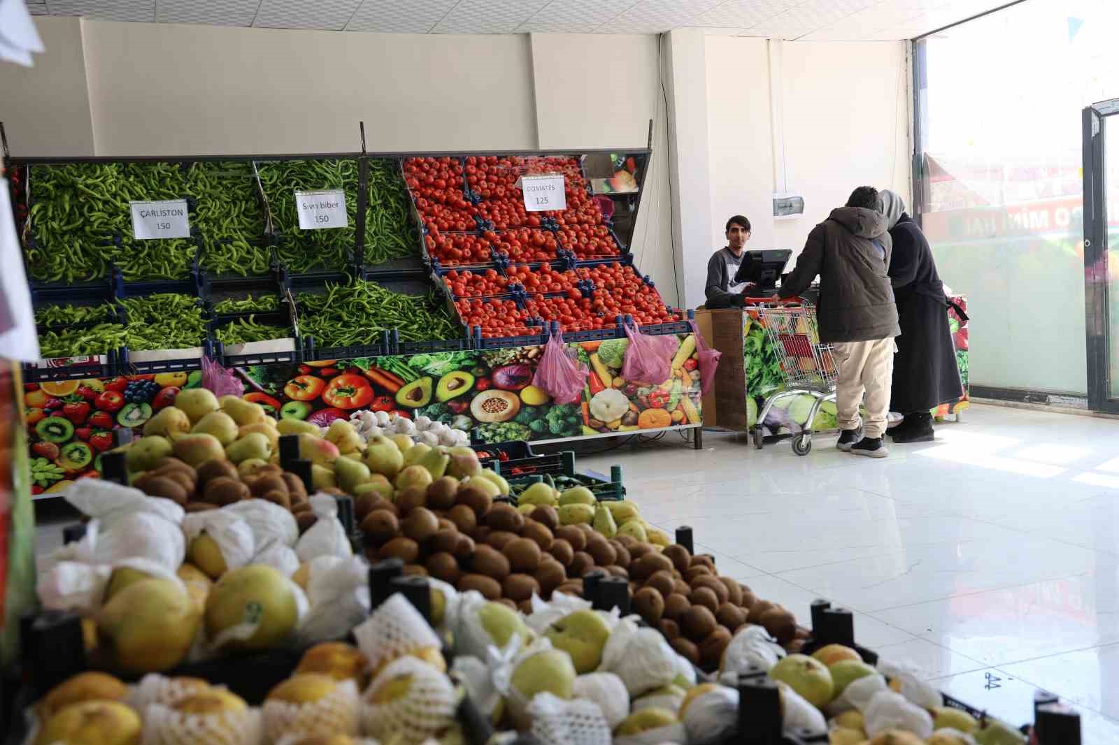 Kasada kimse yokken parasını bırakan müşteriye esnaftan teşekkür
