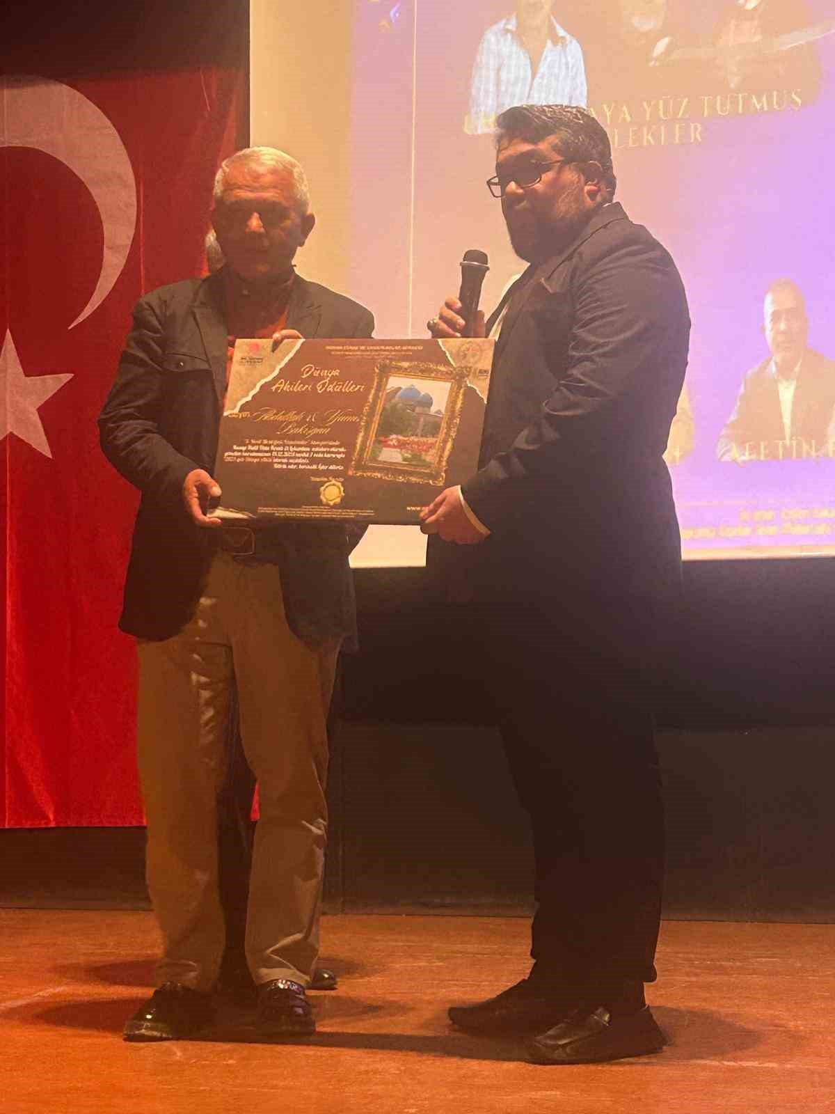 Kasap Halil Usta’nın sahipleri Bakışgan kardeşlere dünya ahilik ödülü
