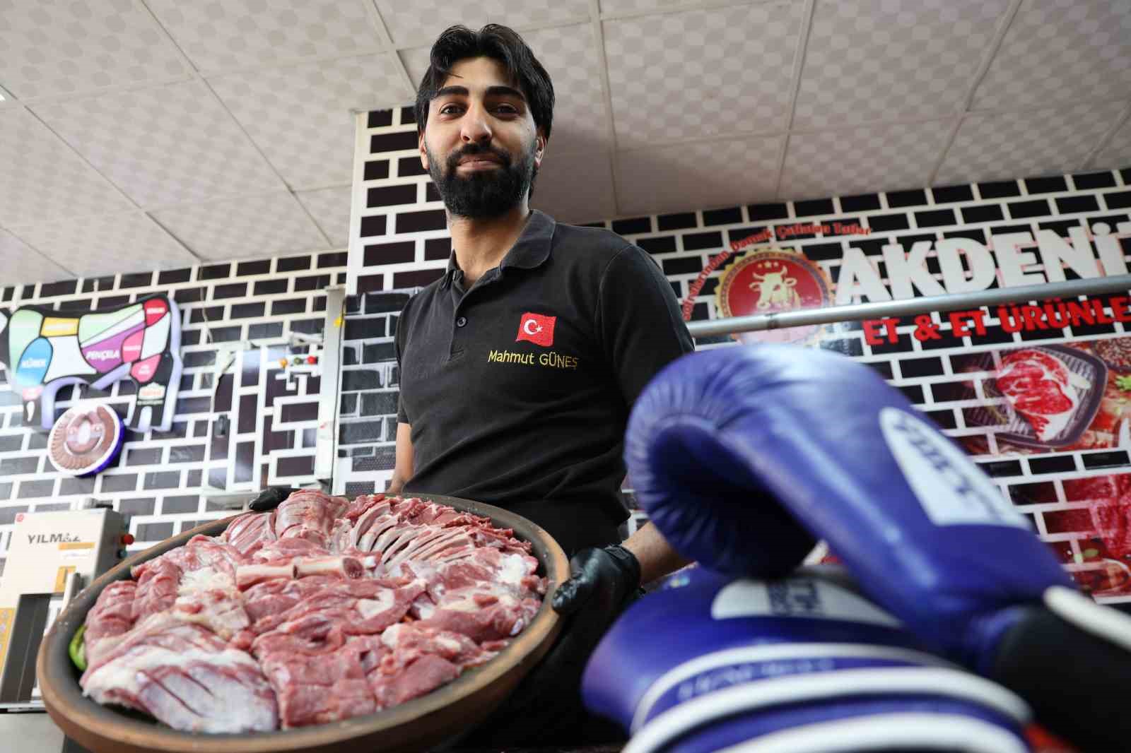 Kasap önlüğünden şampiyonluk kürsüsüne
