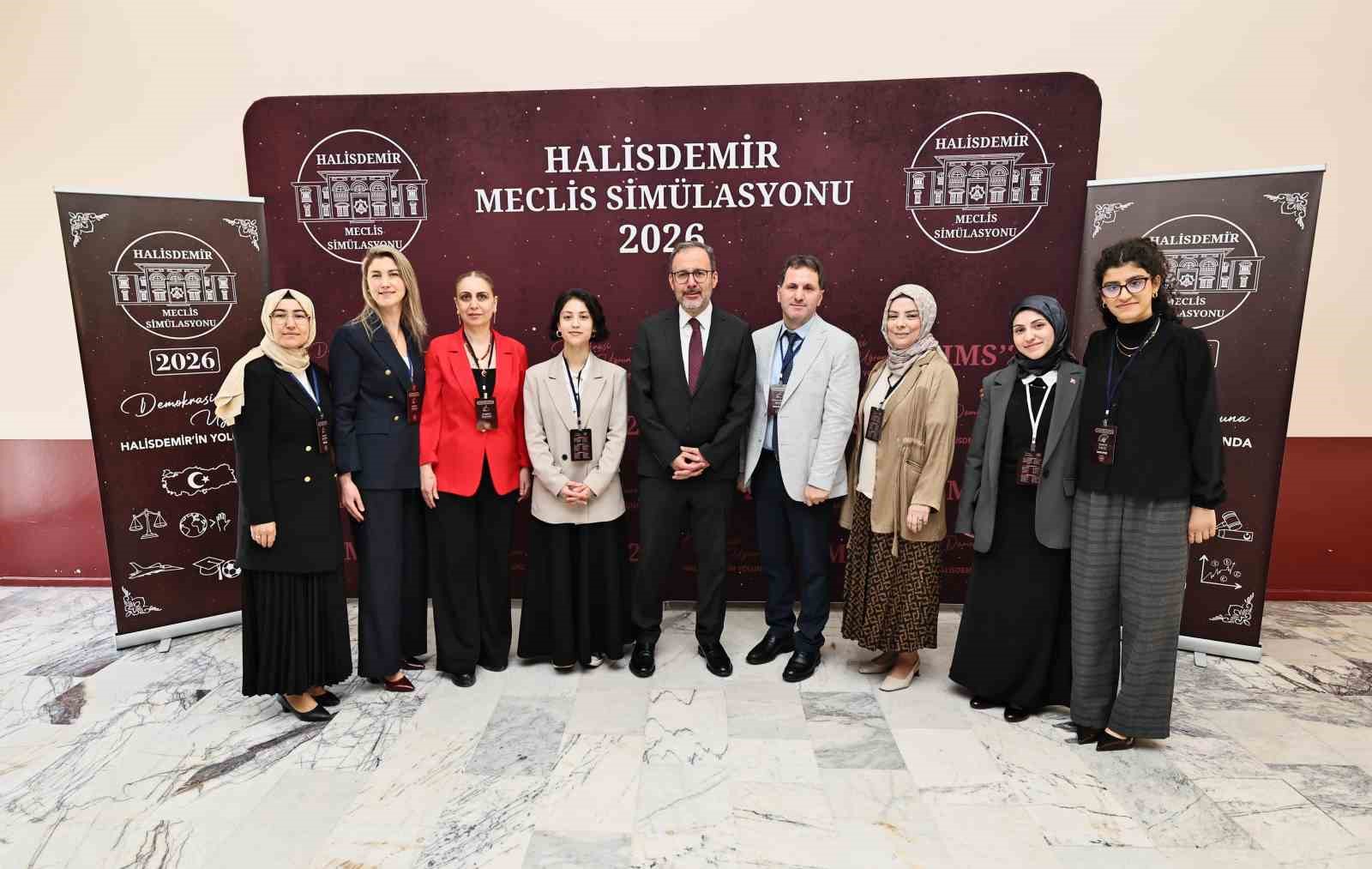 Kasapoğlu: "Demokrasi; fikrin, sözün ve düşüncenin ağırlığına duyulan saygıdır"
