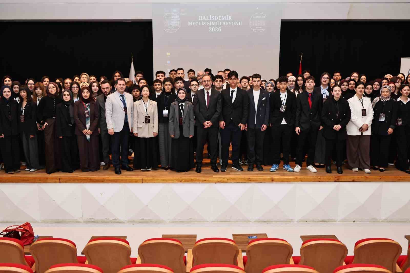 Kasapoğlu: "Demokrasi; fikrin, sözün ve düşüncenin ağırlığına duyulan saygıdır"
