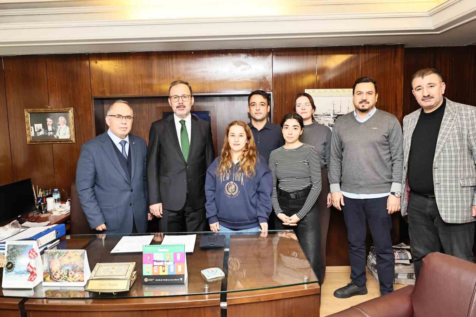 Kasapoğlu: "Gazeteciler sadece haber yapan değil, toplumun hafızasını tutan insanlardır"
