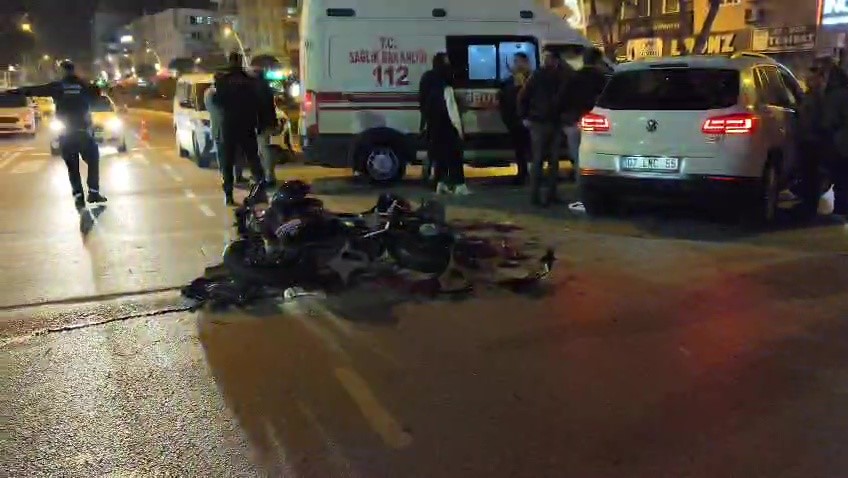 Kaskını kız arkadaşına verdiği feci kazada hayatını kaybetti
